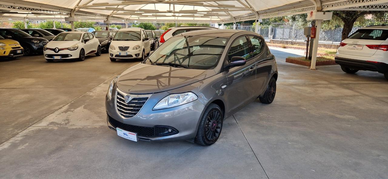 Lancia Ypsilon 1.2 69cv 5 porte GPL Elefantino Rosso