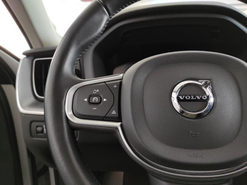VOLVO XC60 B4 (d) AWD Geartronic Business Plus