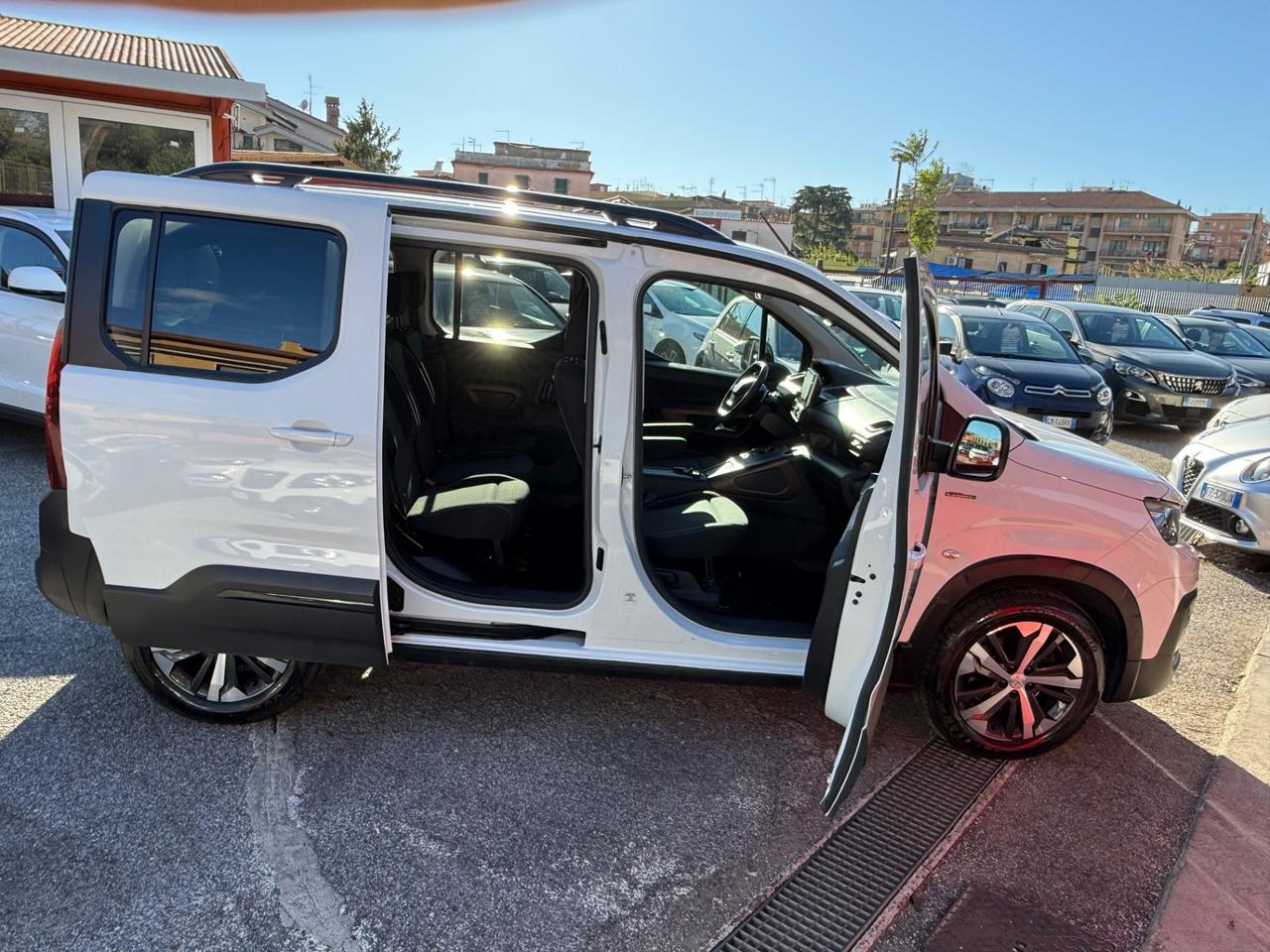 Peugeot Rifter 130- GT Line -automatica -unipro-rate