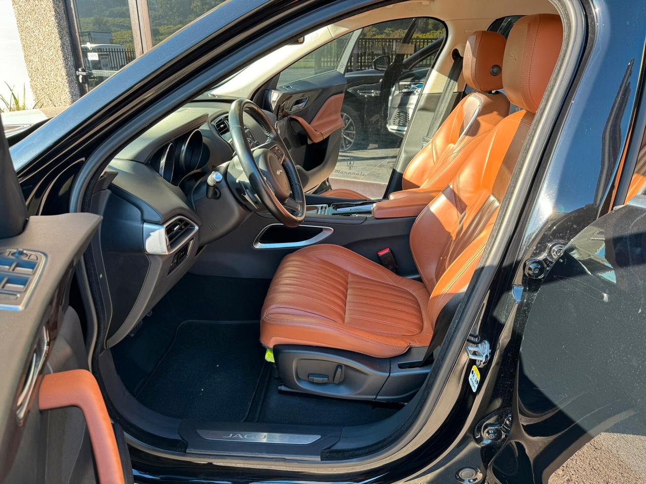 Jaguar F-Pace 2.0 D 180 CV AWD aut. Portfolio