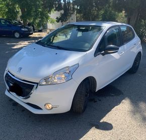 Peugeot 208 1.4 HDi 68 CV 5p Allure 130000Km