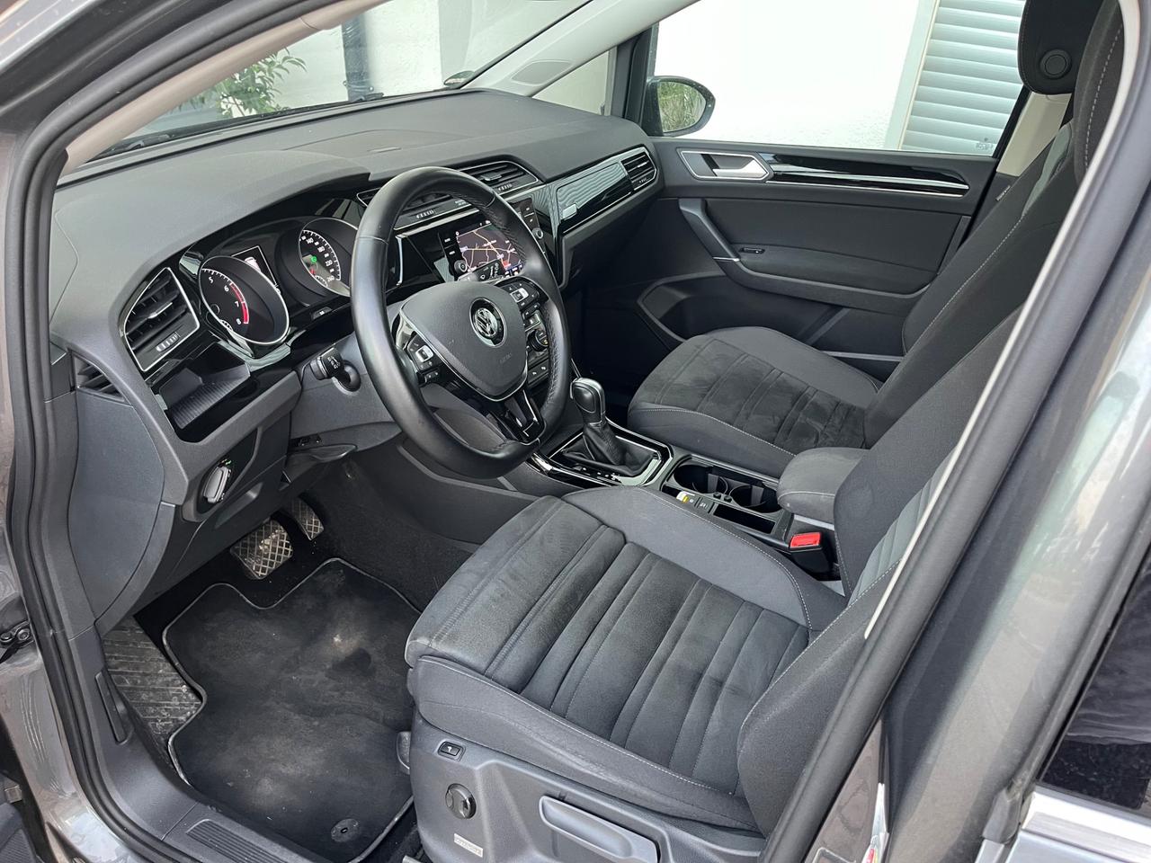Volkswagen Touran 1.5 TSI EVO DSG Executive BlueMotion Technology