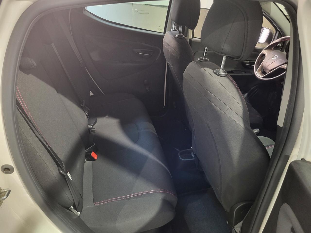 Lancia Ypsilon 1.2 69 CV 5 porte S&S Platinum DISTRIBUZIONE ESEGUITA!! PREZZO REALE!! UNICO PROPRIETARIO!!