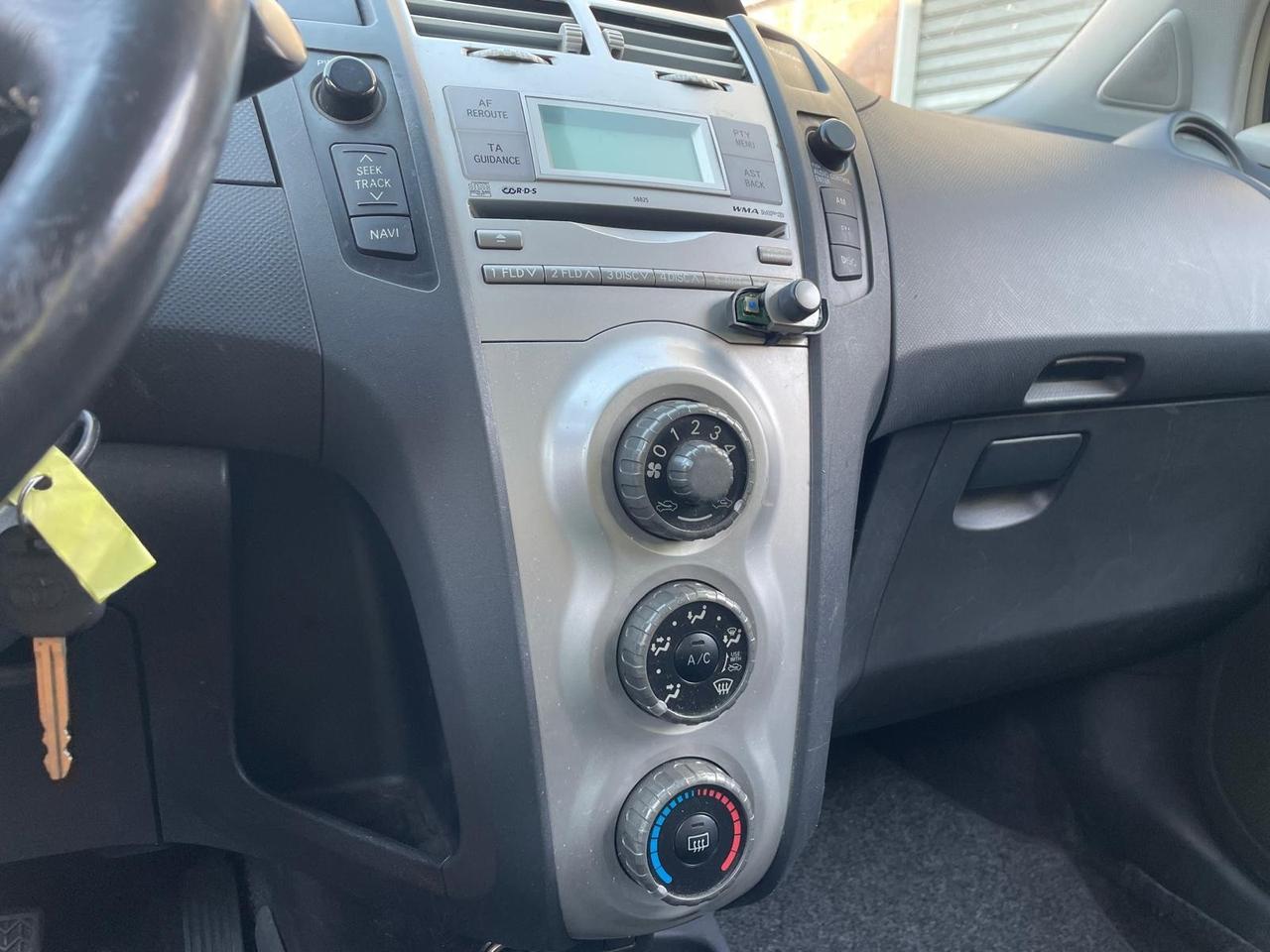 Toyota Yaris 1.0 5 porte Sol