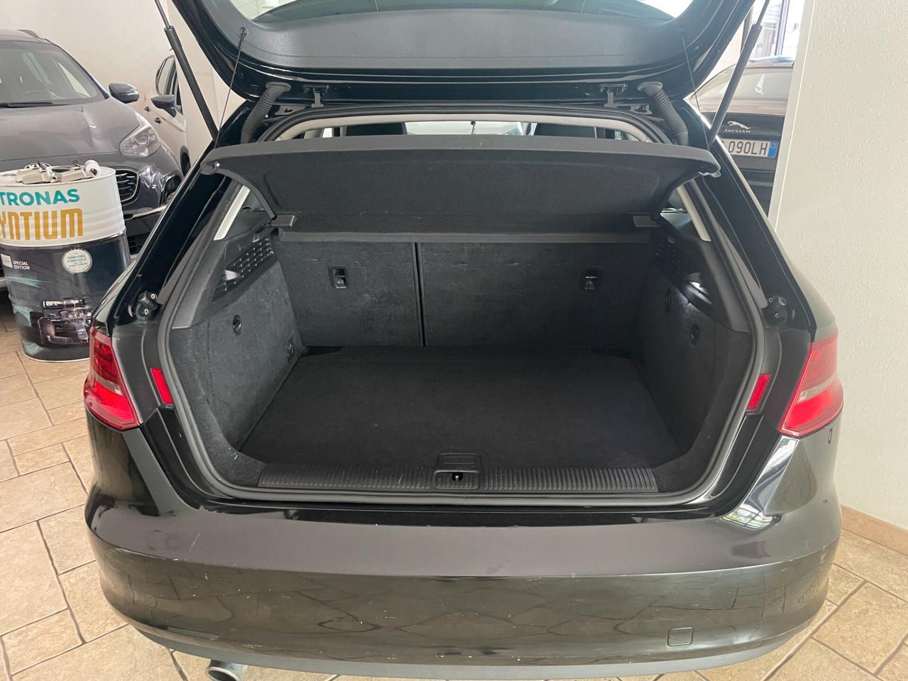 Audi A3 1.6 TDI ultra Attraction finanziabile
