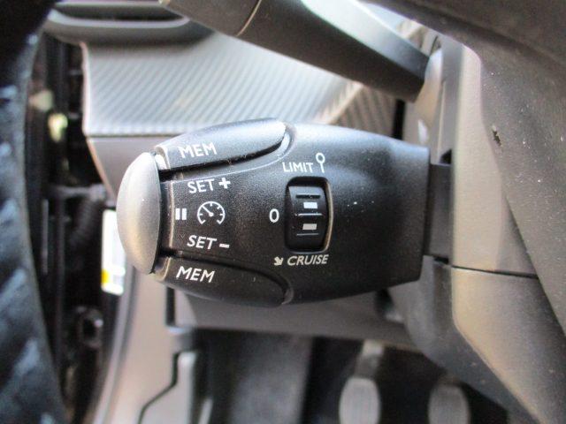 PEUGEOT 2008 PureTech 100 S&S Allure CarPlay/Led/Navi