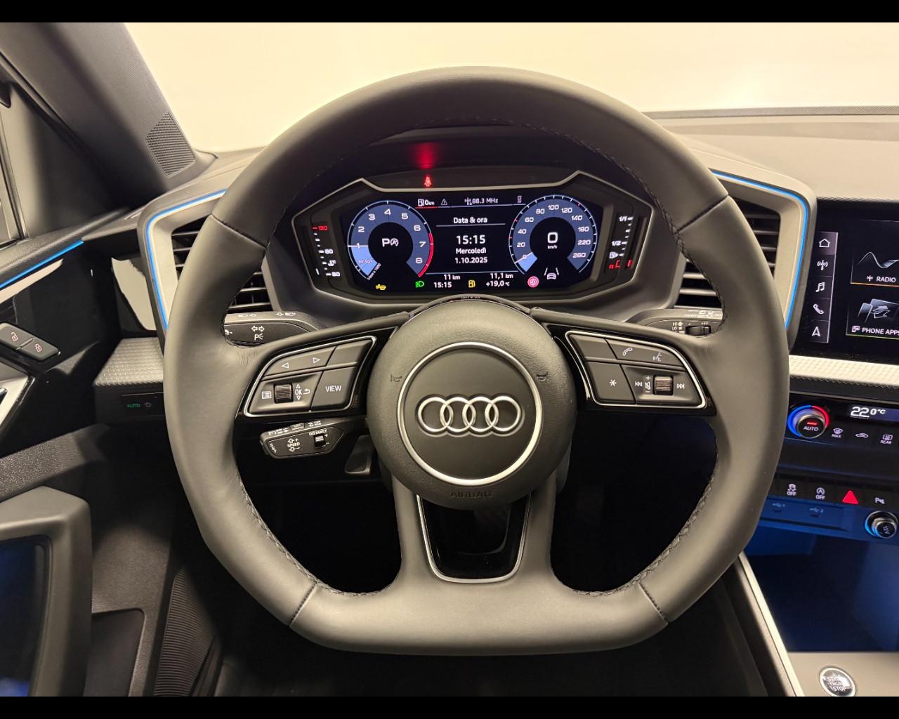 AUDI A1 SPORTBACK 30 TFSI S-TRONIC IDENTITY BLACK