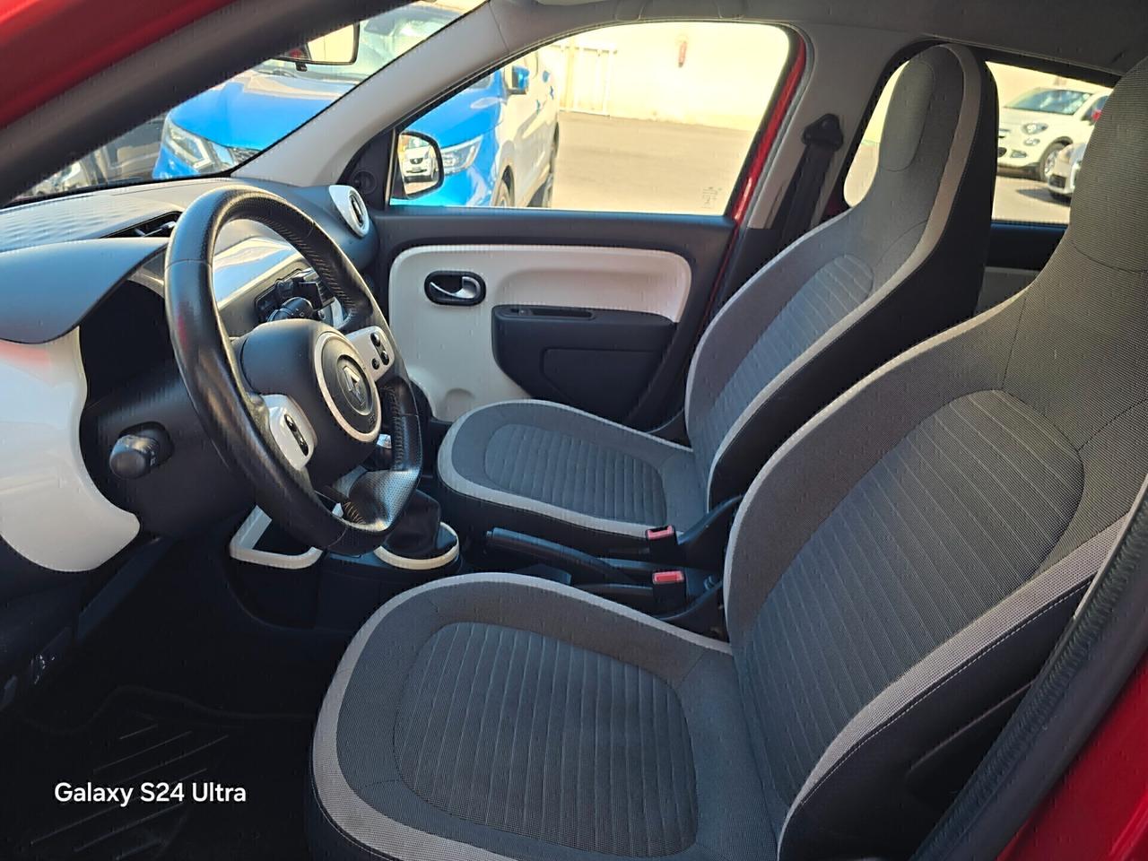 Renault Twingo SCe Stop&Start La Parisienne