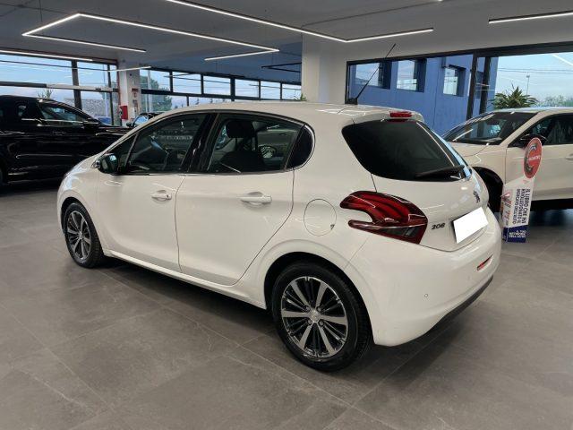 PEUGEOT 208 1.2 82 CV Allure