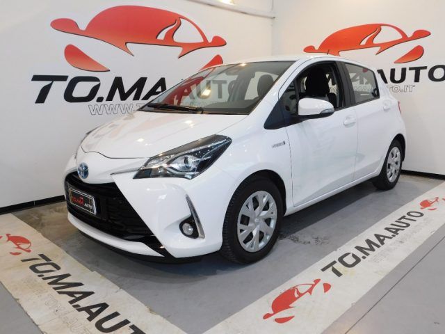 TOYOTA Yaris 1.5 Hybrid Business ADATTA A NEO PATENTATI