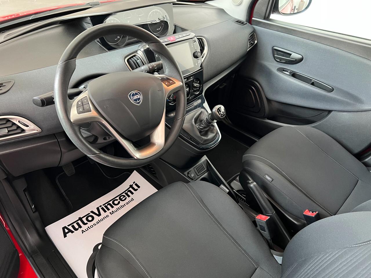 LANCIA YPSILON 1.0 70 CV HYBRID GOLD €185/MESE