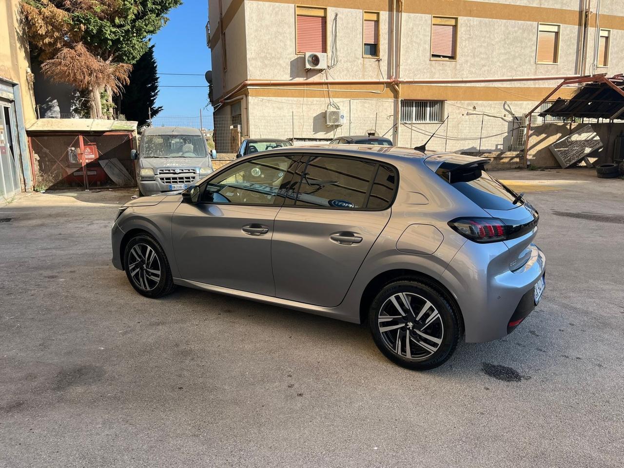 Peugeot 208 BlueHDi 100 5 porte Allure Pack