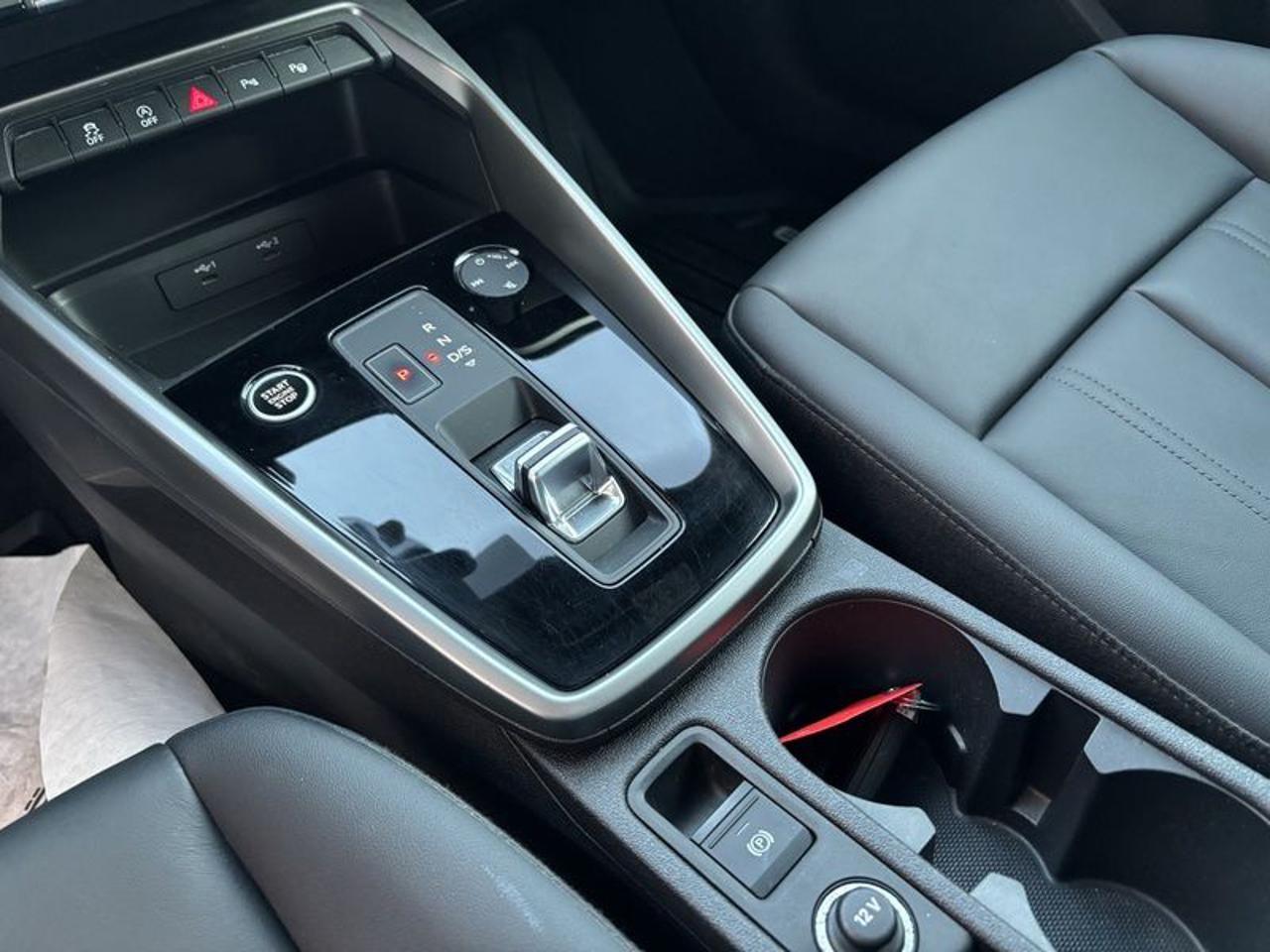 Audi A3 SPB 30 TDI S tronic Business LED-NAVI