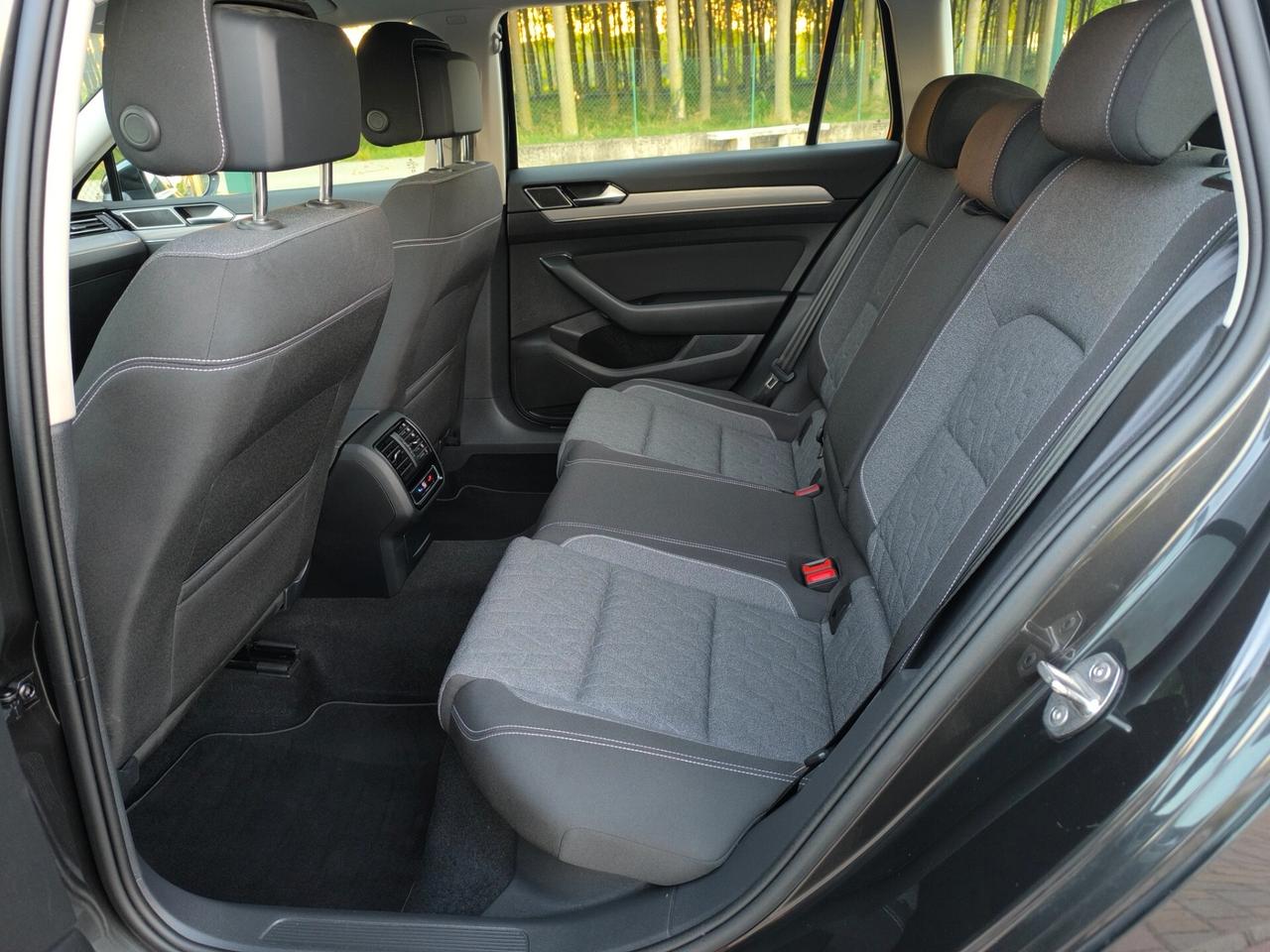 Volkswagen Passat Variant 2.0 TDI SCR 122 CV EVO DSG Business