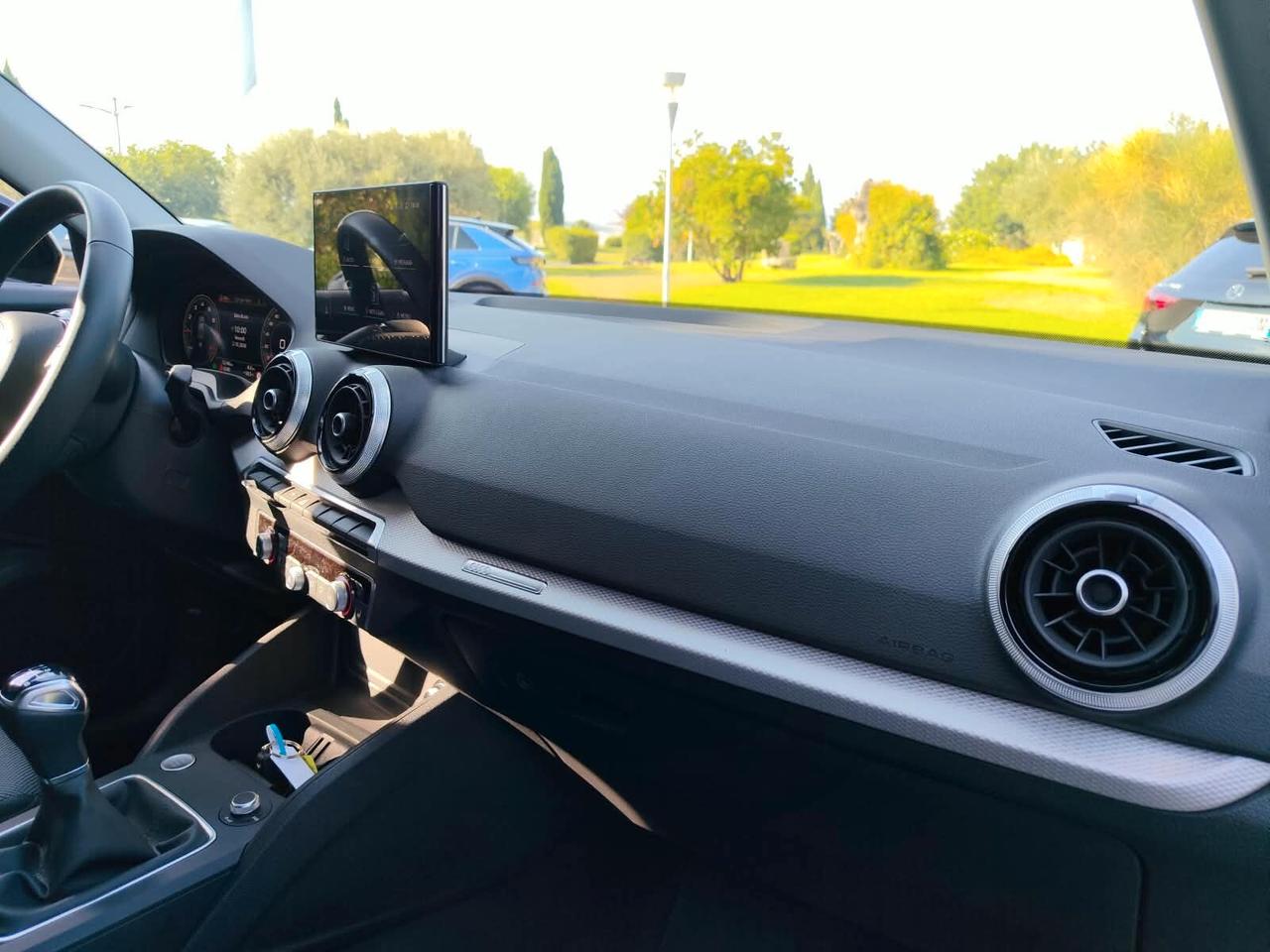 Audi Q2 30 TFSI Business Advanced