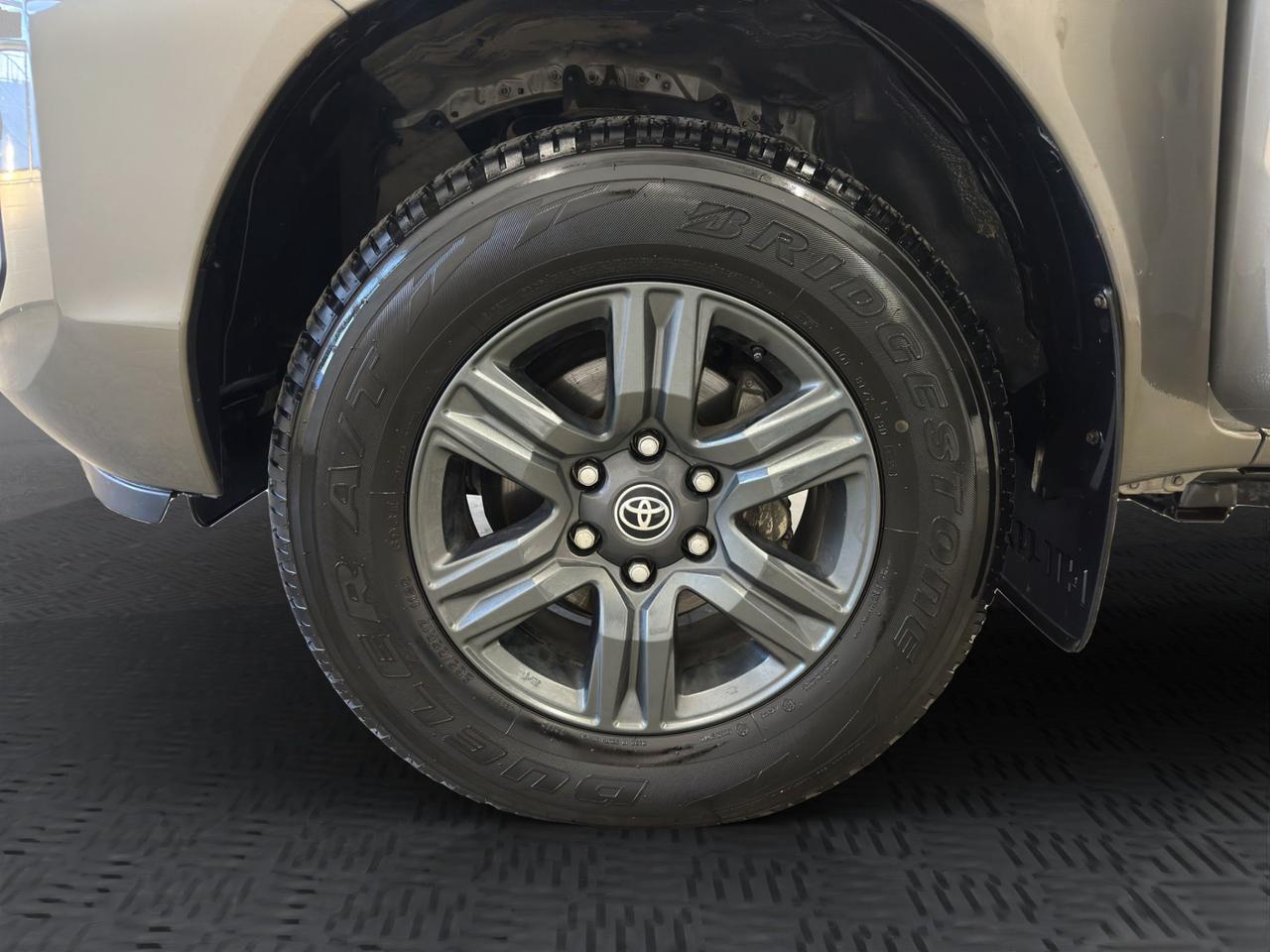 Toyota Hilux 2.4 d-4d extra cab Lounge 4wd