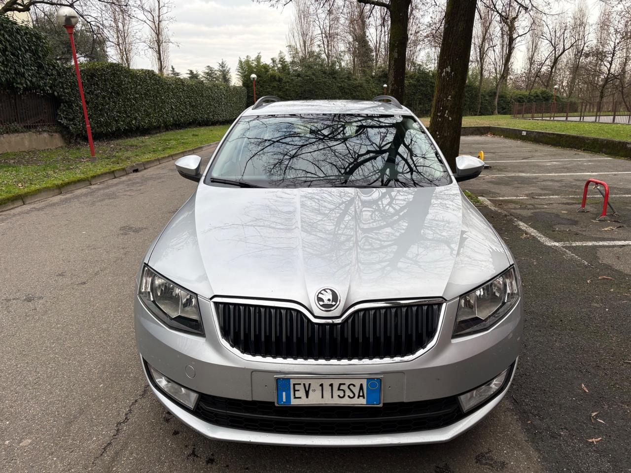 Skoda Octavia 1.6 TDI CR 105 CV DSG Wagon Elegance