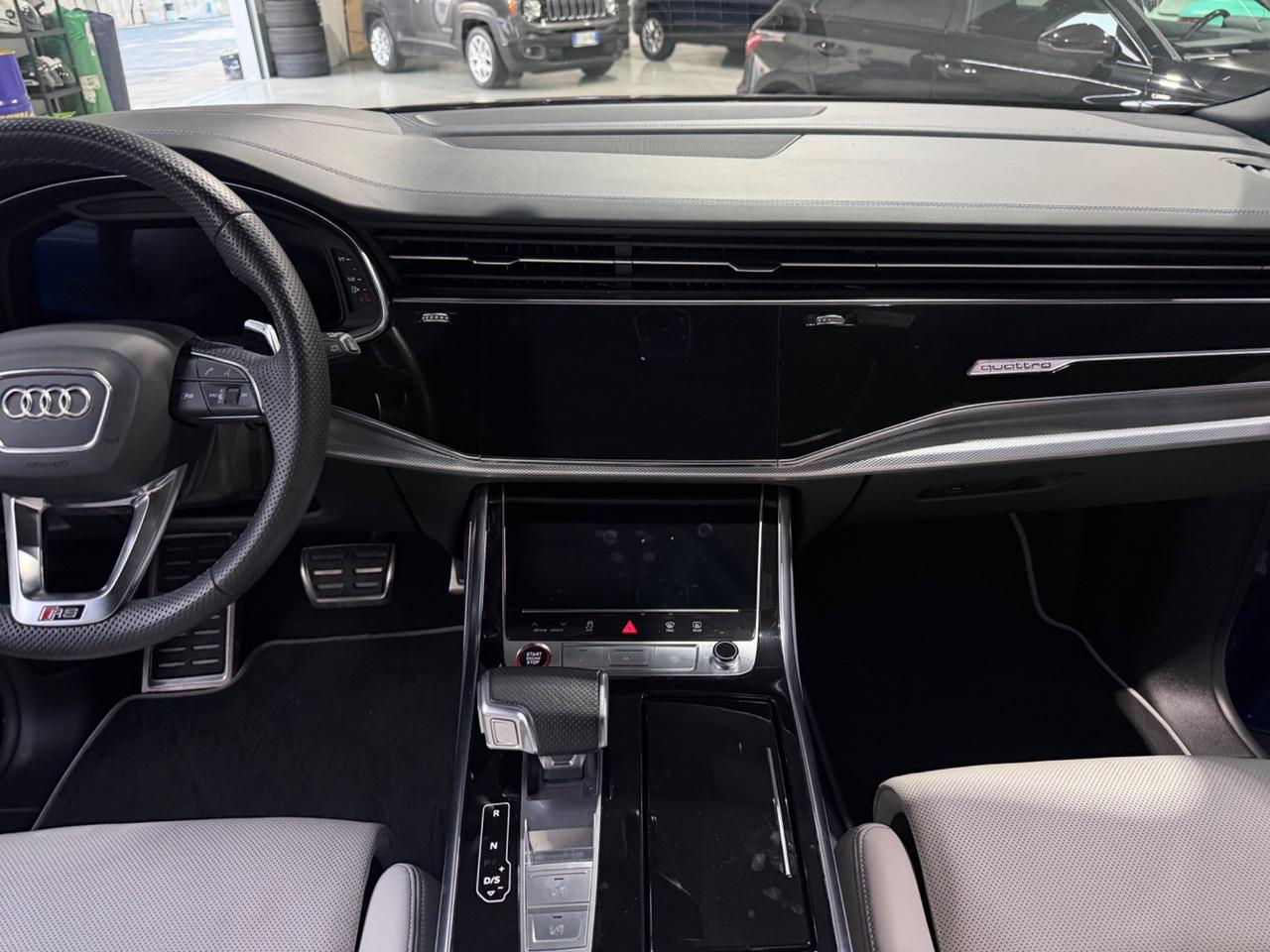 Audi Q8 RS TFSI V8 quattro tiptronic