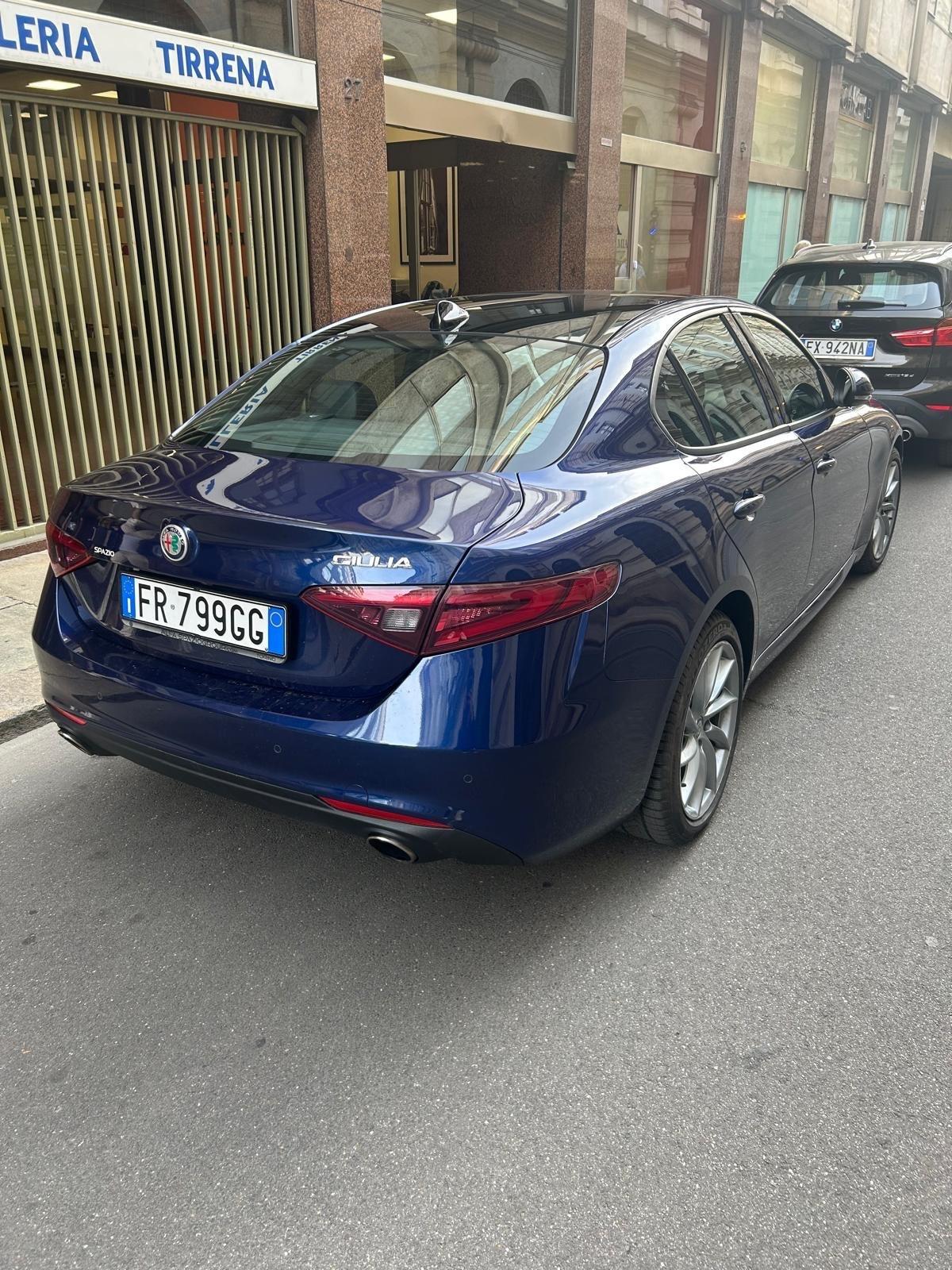 Alfa Romeo Giulia 2.0 Turbo 200 CV AT8