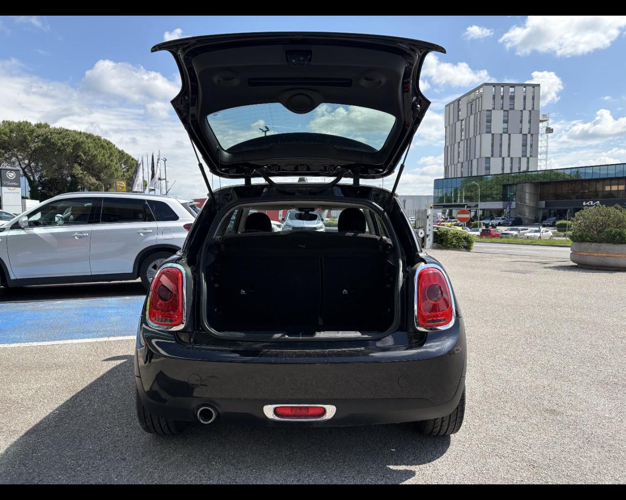 MINI Mini (F56) - Mini 1.5 Cooper D