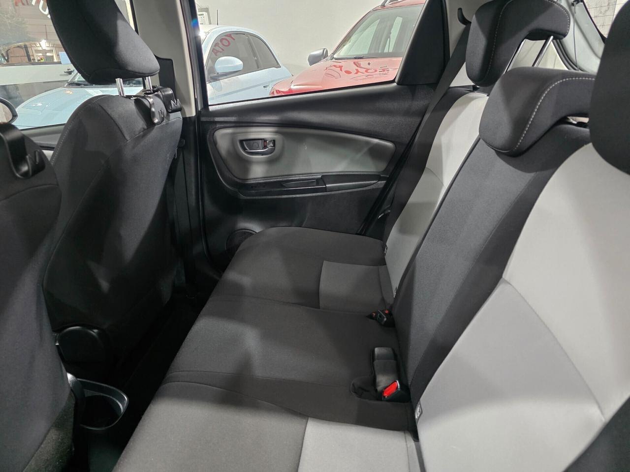 Toyota Yaris 1.5 Hybrid 73cv 1 PROPRIETARIO 2017