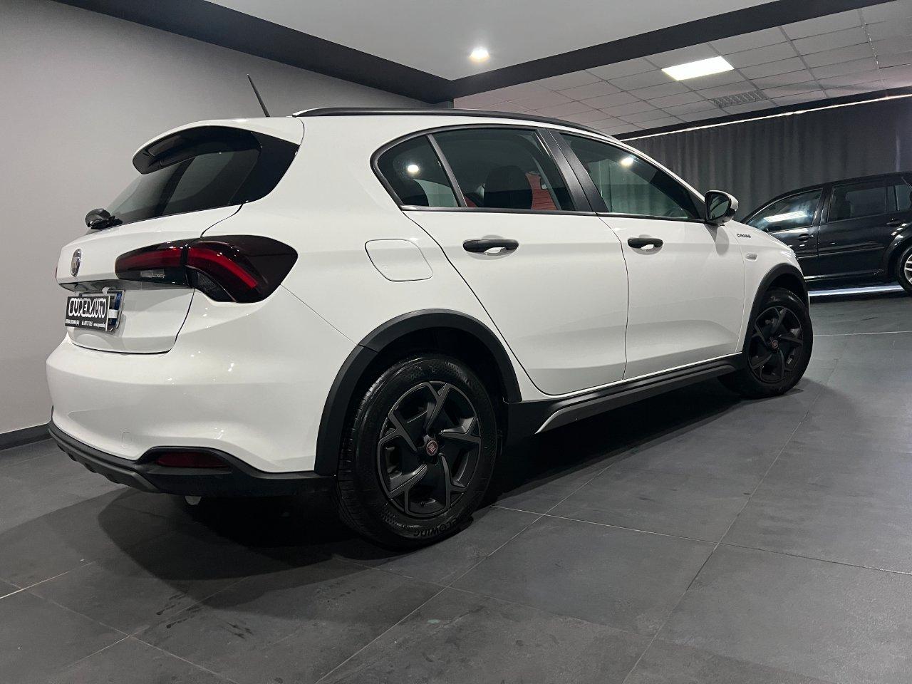 Fiat Tipo Tipo 1.6 mjt Cross s&s 130cv DA VETRINA