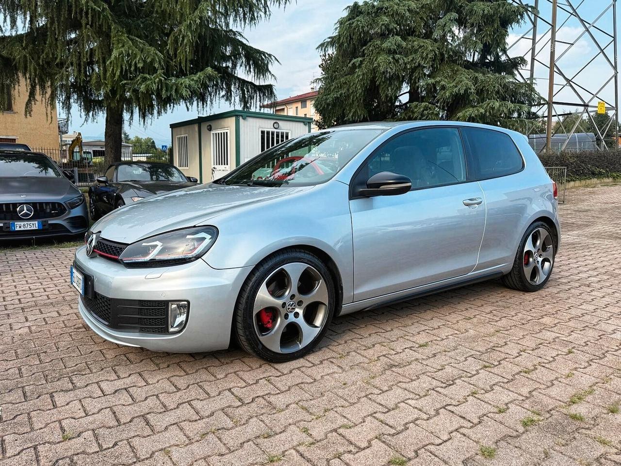 Volkswagen Golf GTI 2.0 TSI DSG 3p.