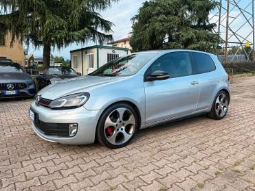 Volkswagen Golf GTI 2.0 TSI DSG 3p.