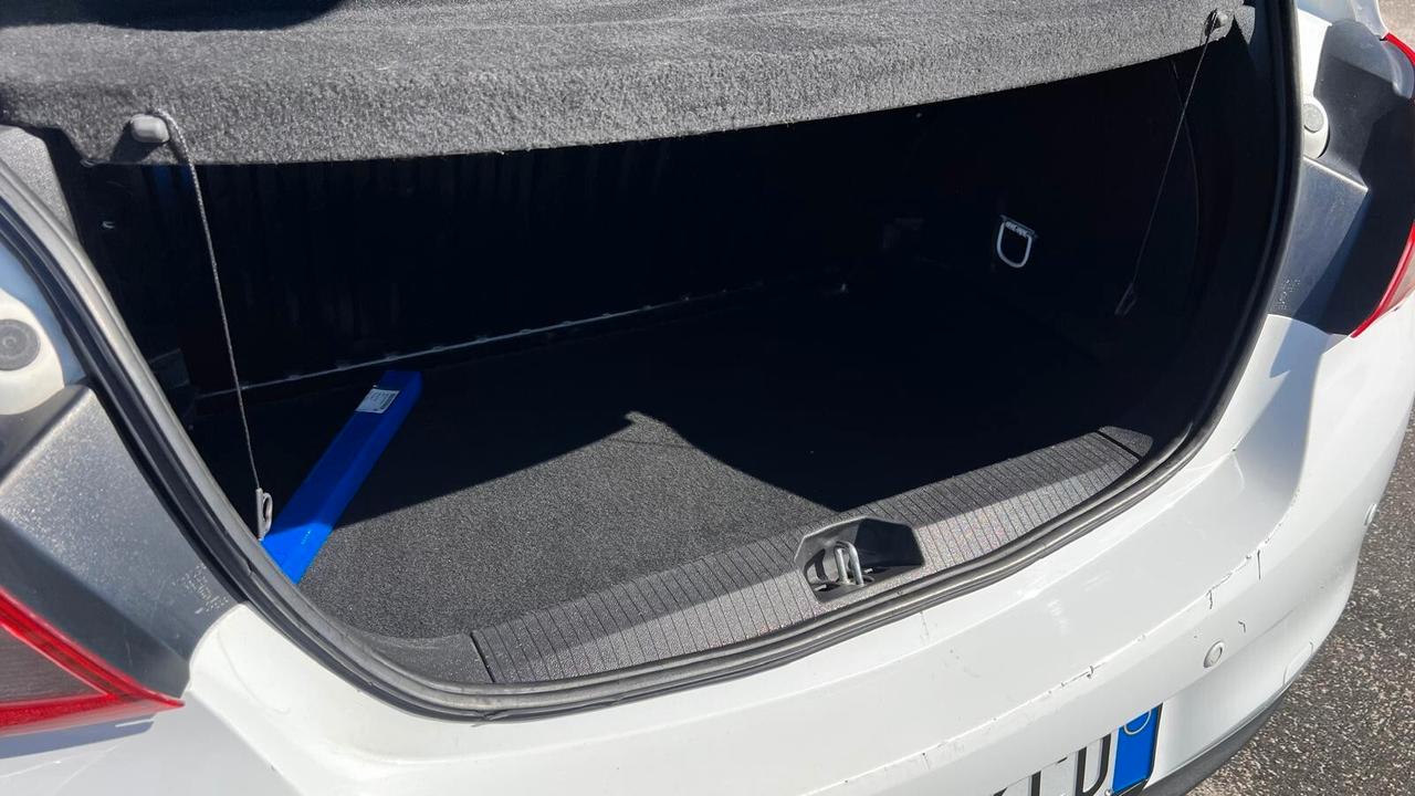 Opel Corsa 1.4 90CV GPL Tech 5 porte b-Color