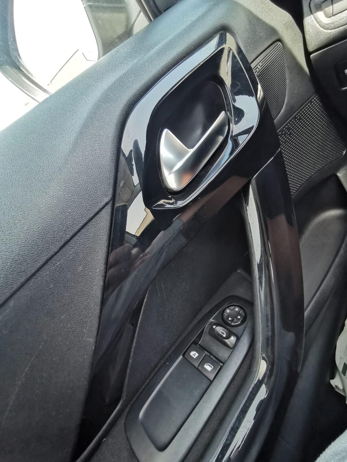 Peugeot 208 1.4 HDi 68 CV 5P. Active solo km.108000