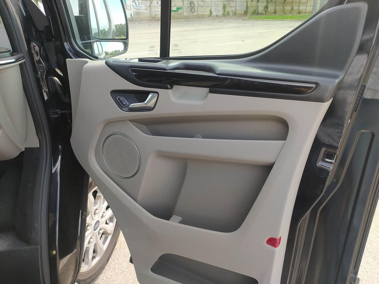 Ford Tourneo Custom titanium #50581