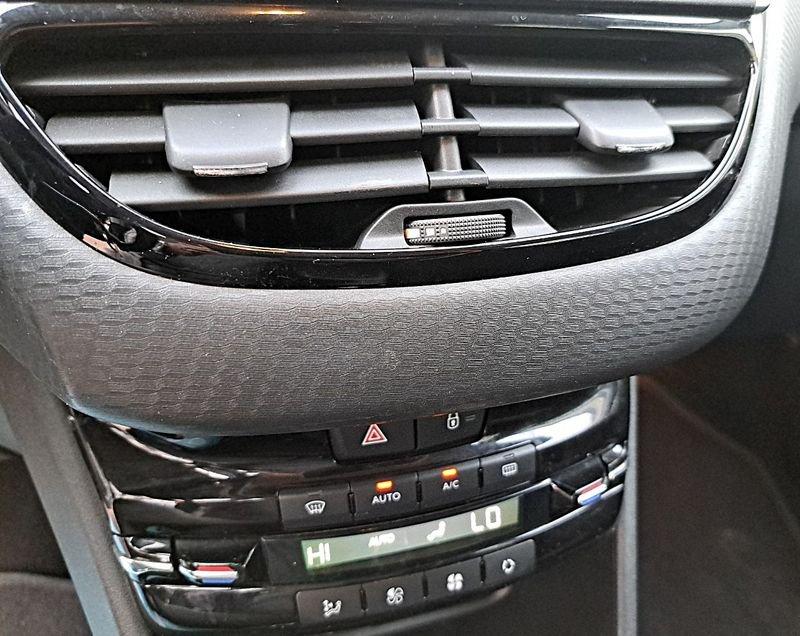 Peugeot 208 208 5p 1.6 bluehdi Allure 75cv