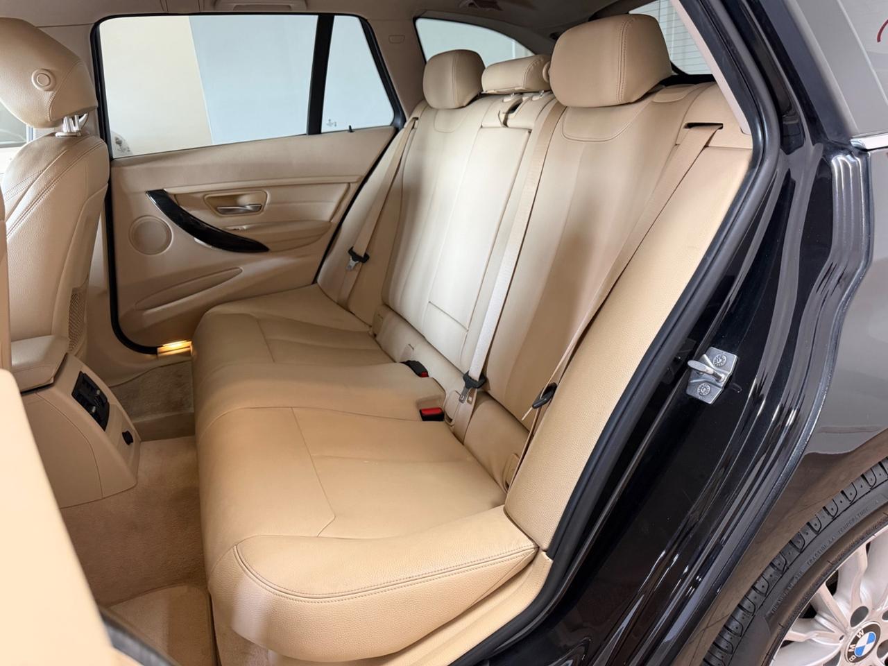 Bmw 318 318d Touring LUXURY aut.