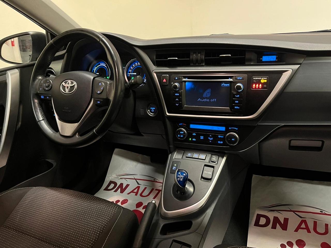 Toyota Auris 1.8 Hybrid Lounge