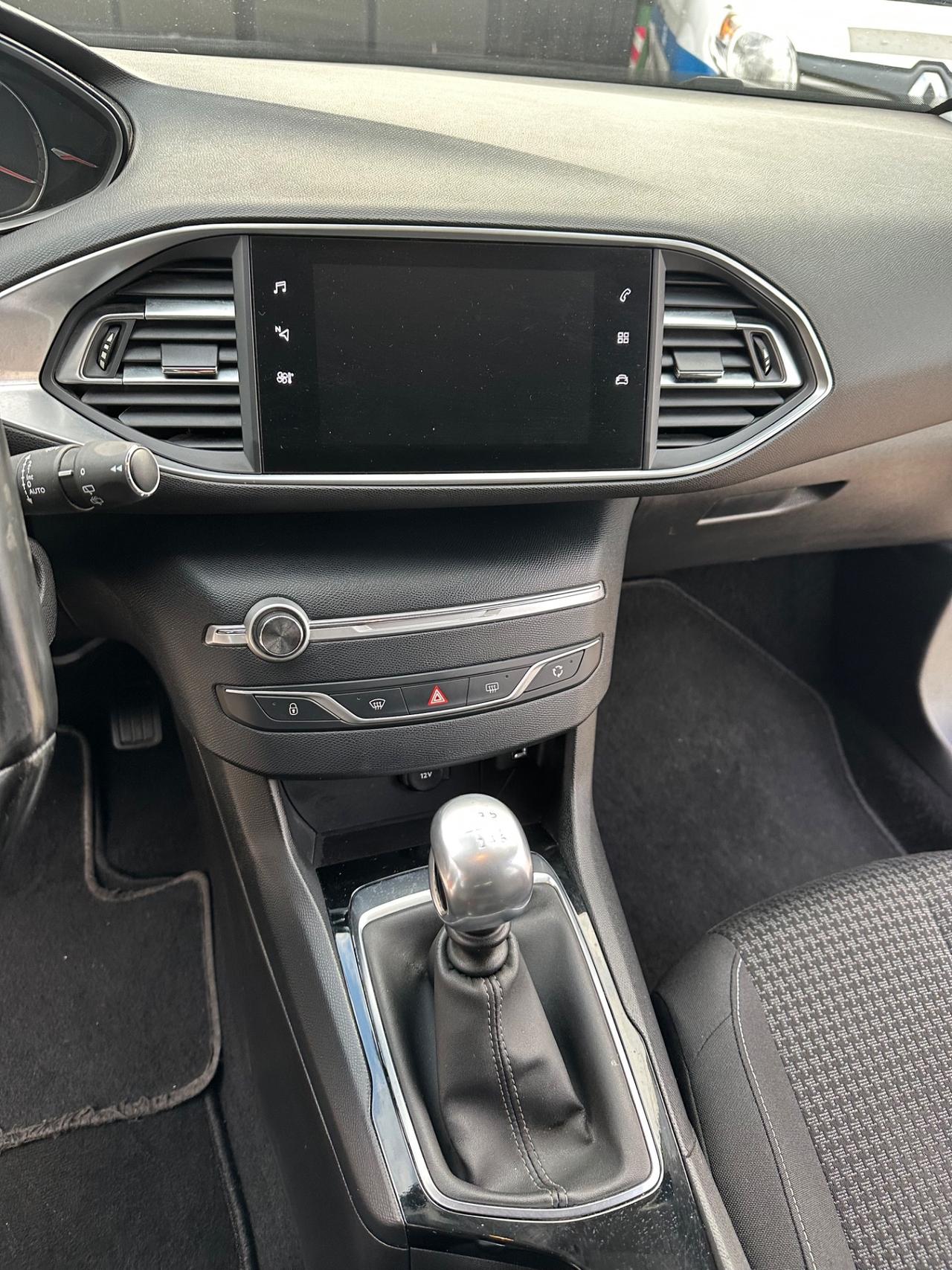 Peugeot 308 BlueHDi 130 S&S SW Allure