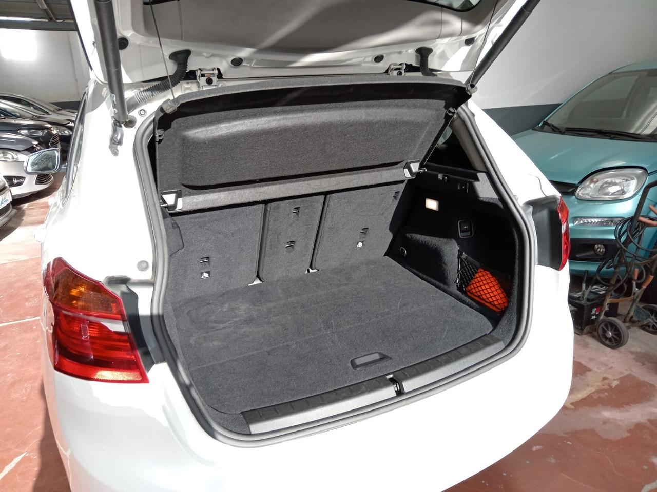 Bmw 218d Active Tourer Luxury