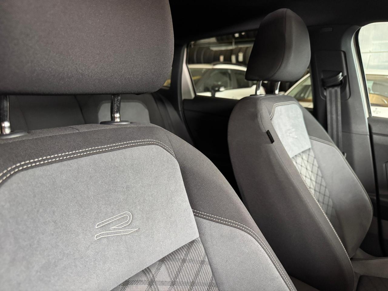 Volkswagen Taigo 1.0 tsi R-Line 110cv dsg TETTO APRIBILE