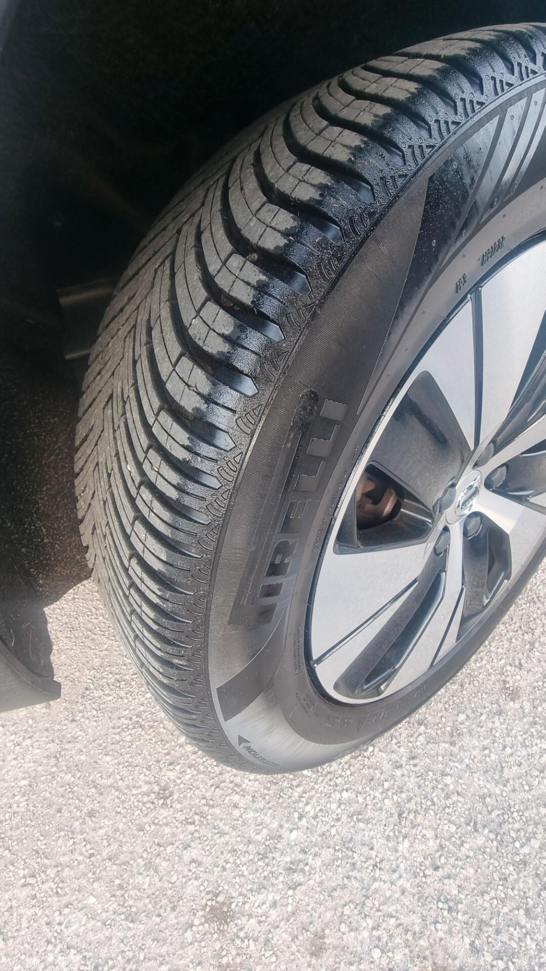 Volvo XC40 T4 1.5 Plug-in Hybrid automatico N1