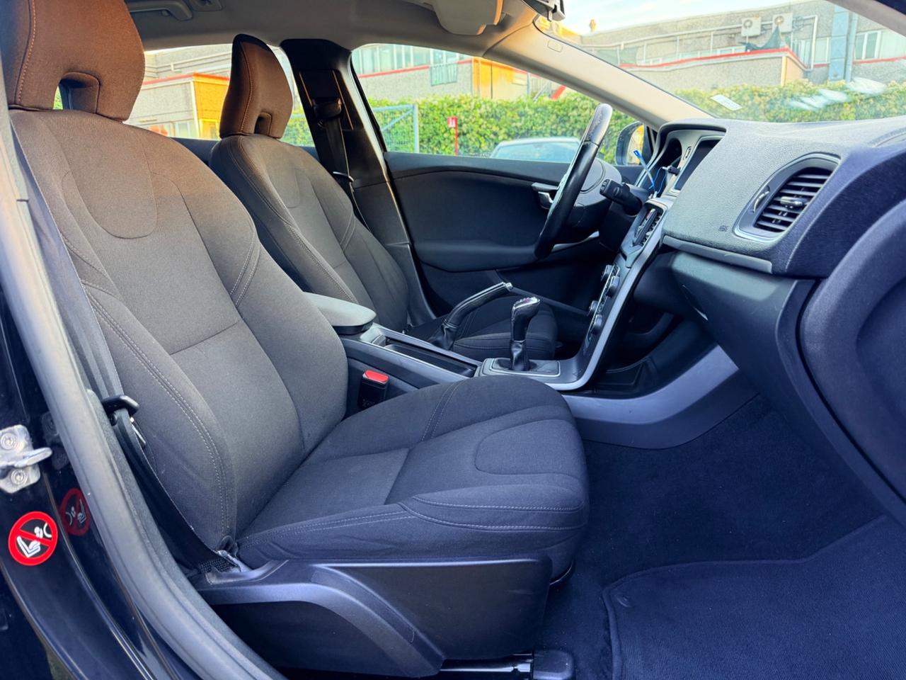 Volvo V40 D2 Inscripción 2.0 120cv 2018 MOTORE NUOVO