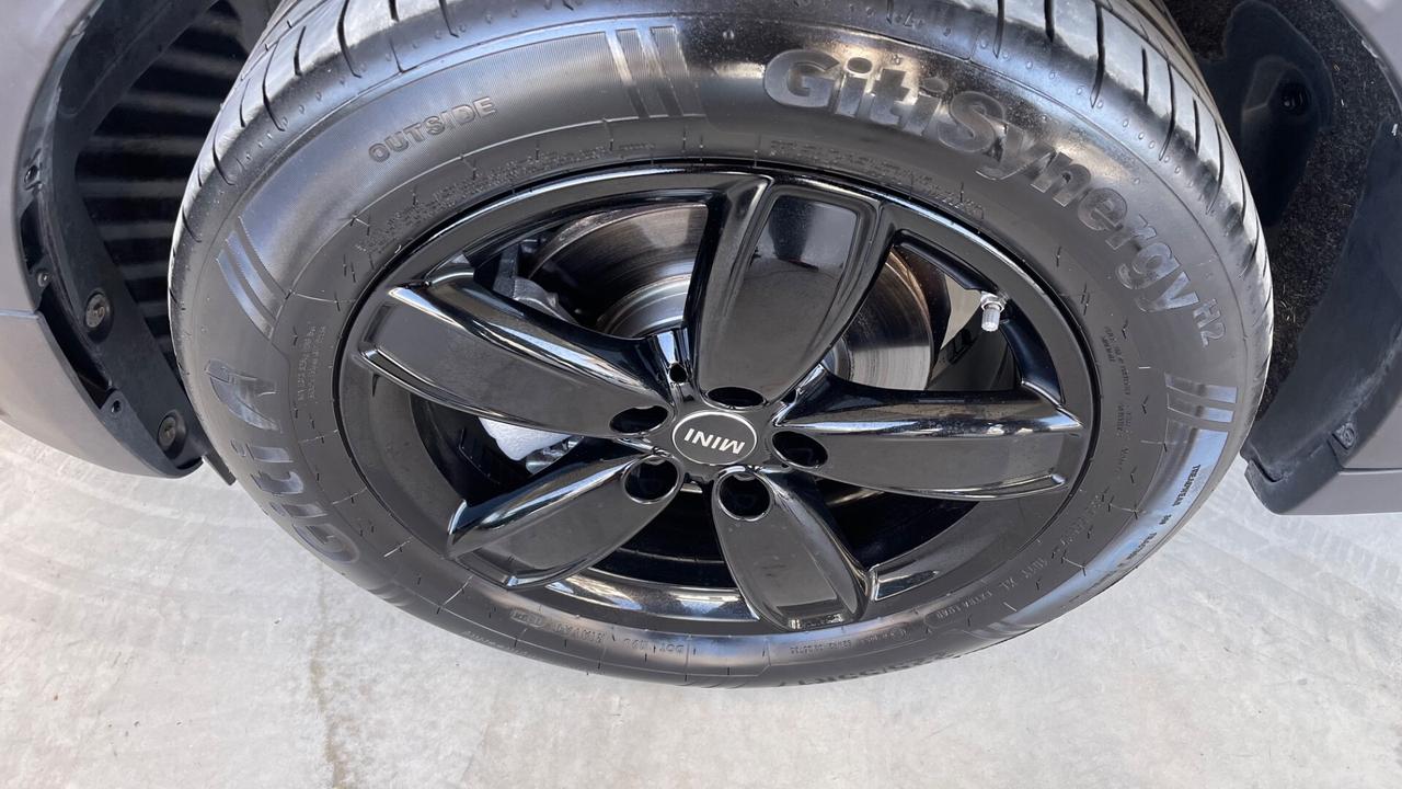 Mini Cooper Countryman 1.5 One D Essential