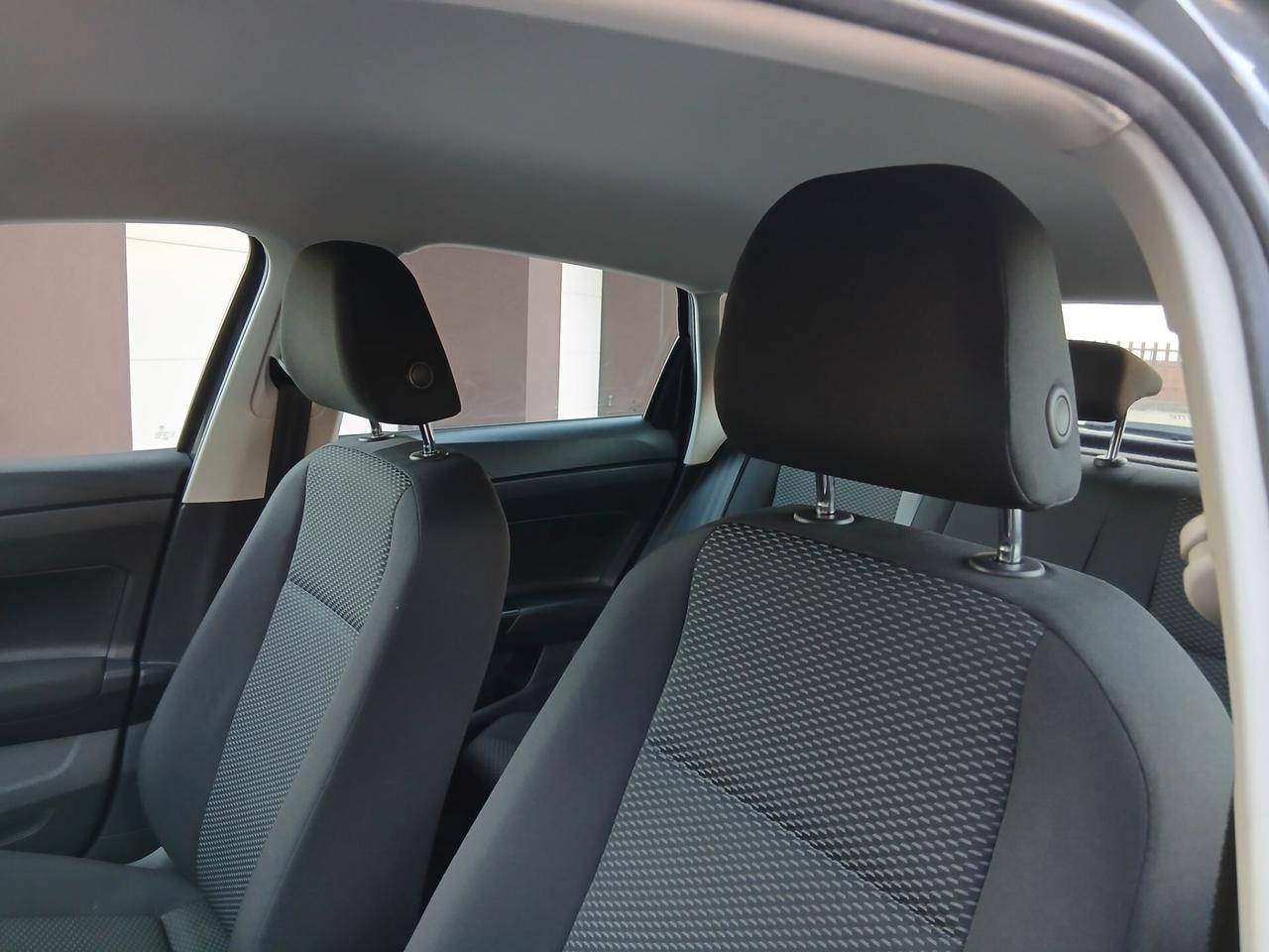 Volkswagen Polo 1.0 EVO 5p. Trendline BlueMotion tua a € 199 mese NEO PATENTATI