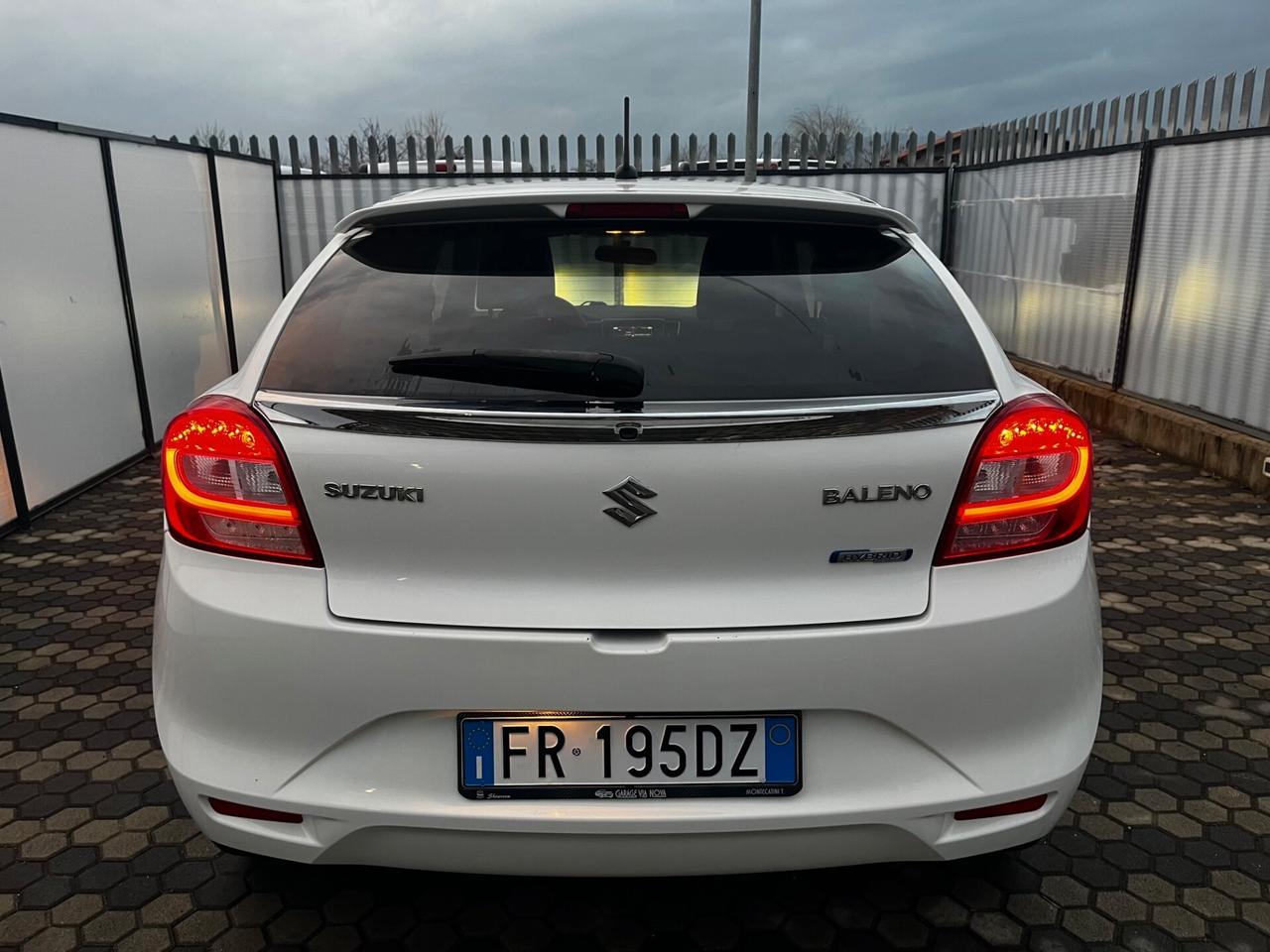 Suzuki Baleno 1.2 Hybrid B-Top