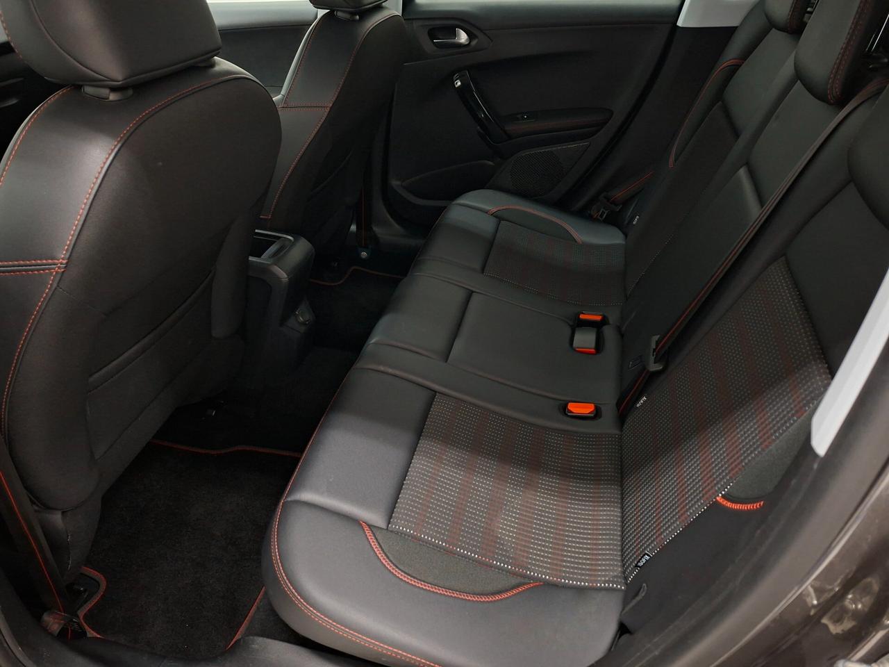 Peugeot 2008 1.6 BlueHDi 100cv GT Line