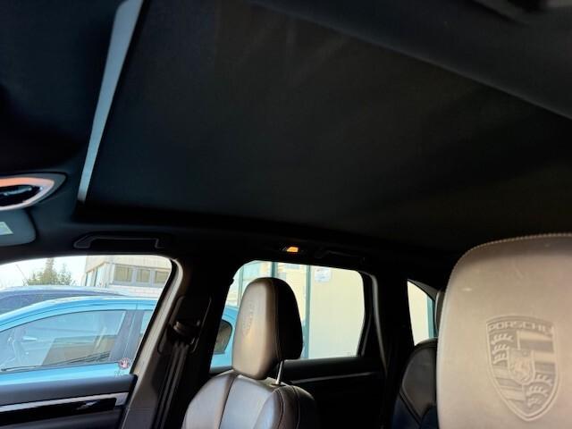 Porsche Cayenne 3.0 Diesel Platinum Edition cv 250