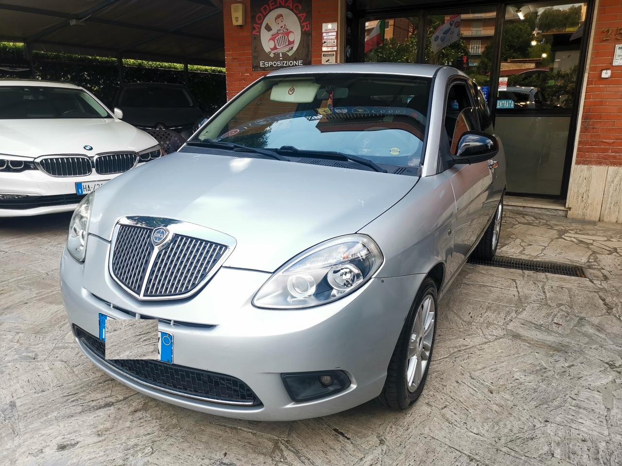 Lancia Ypsilon 1.3 MJT 75 CV Unyca