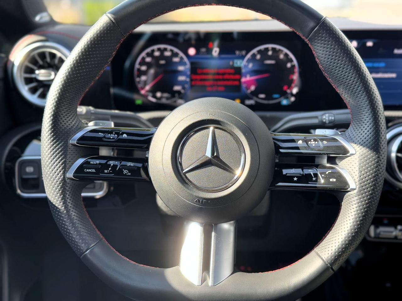 MERCEDES-BENZ CLA 200 Automatic AMG Line Premium 163CV Burmester®