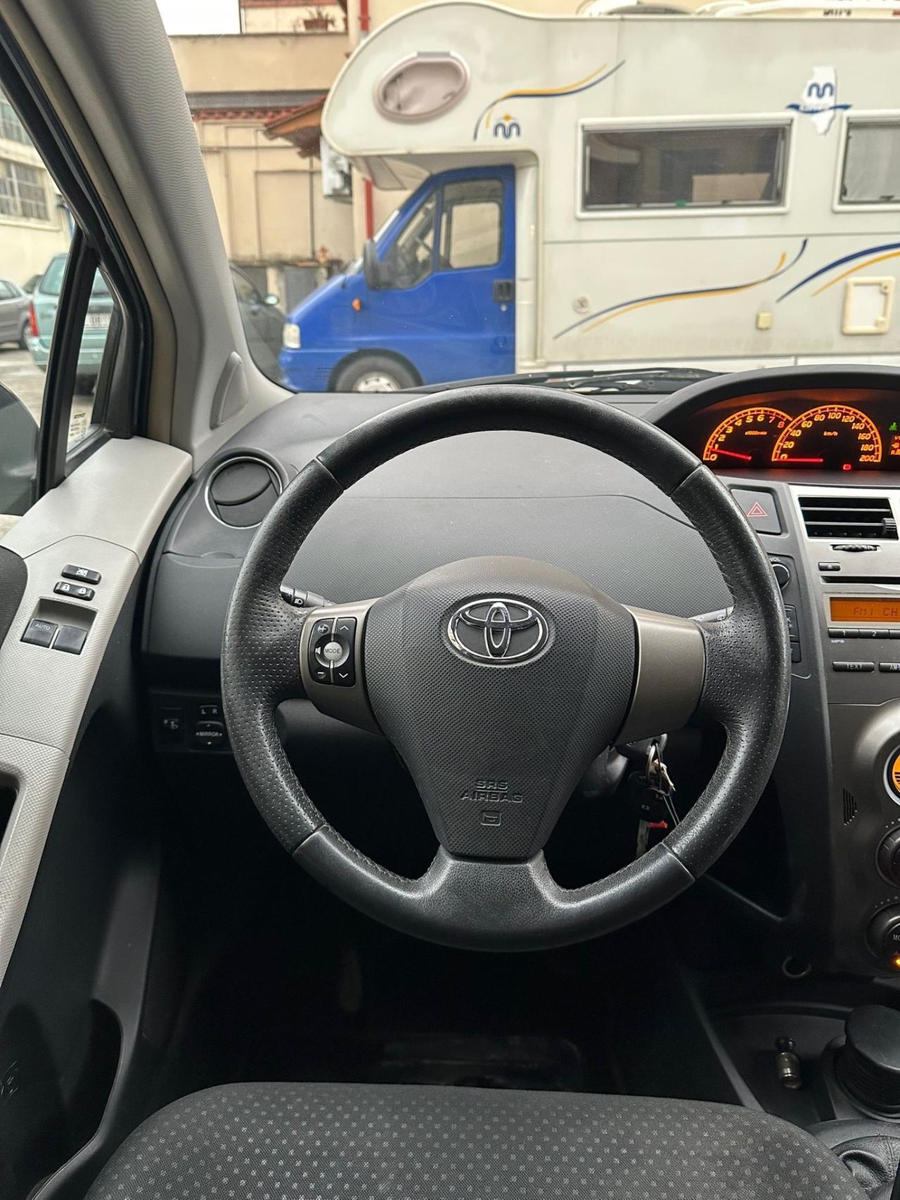 Toyota Yaris 1.3 5 porte Sol