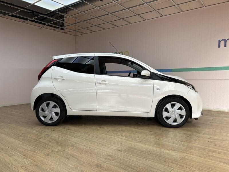 Toyota Aygo 1.0 x-cool 72 CV m-mt