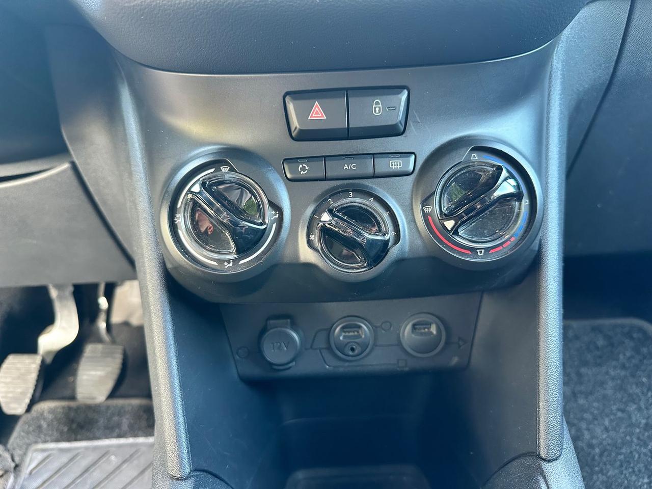 Peugeot 208 Allure 1.4 95 VTI #6873