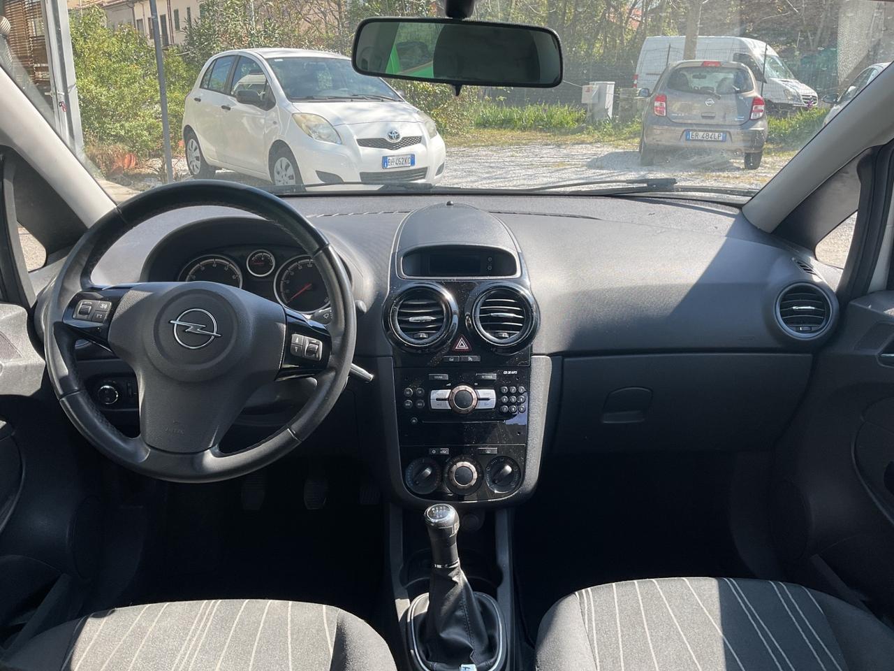 Opel Corsa 1.2 5 porte Cosmo